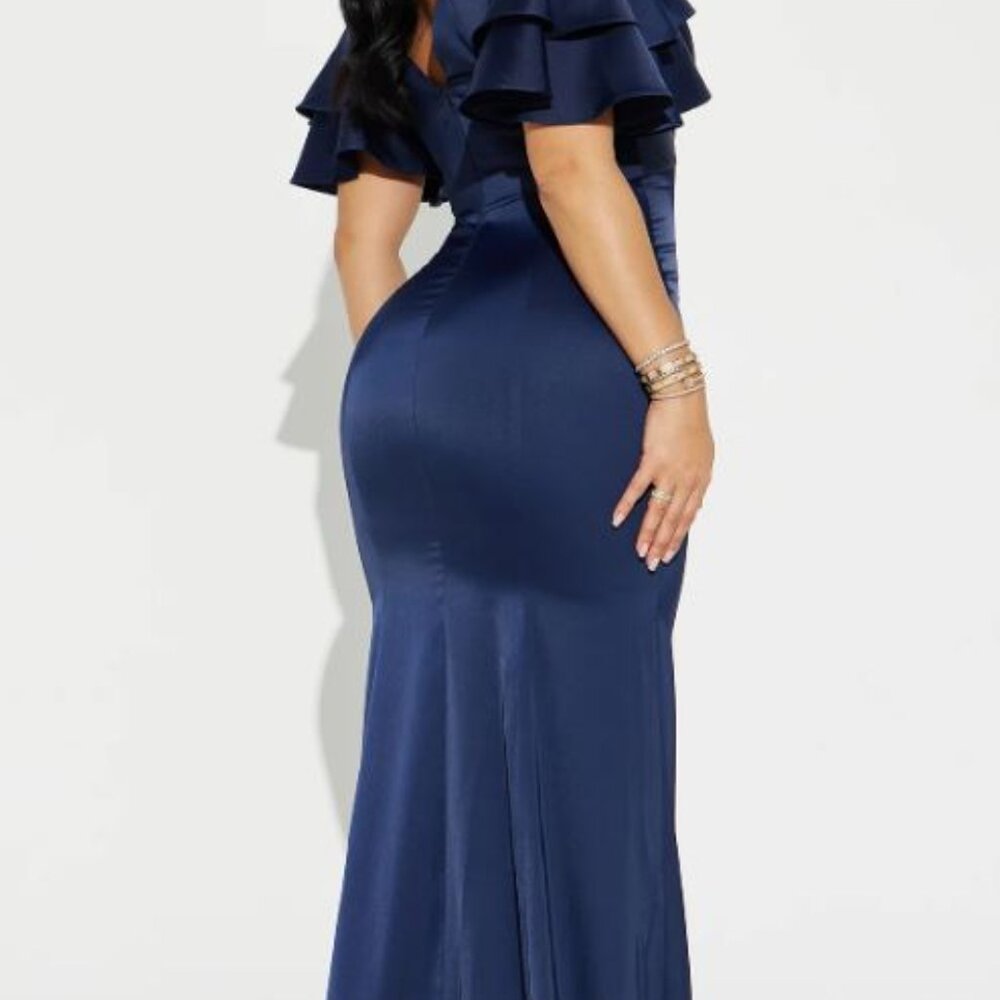 Everlee Satin Gown - Navy 3x BEAUTIFUL GOWN - Picture 4 of 4